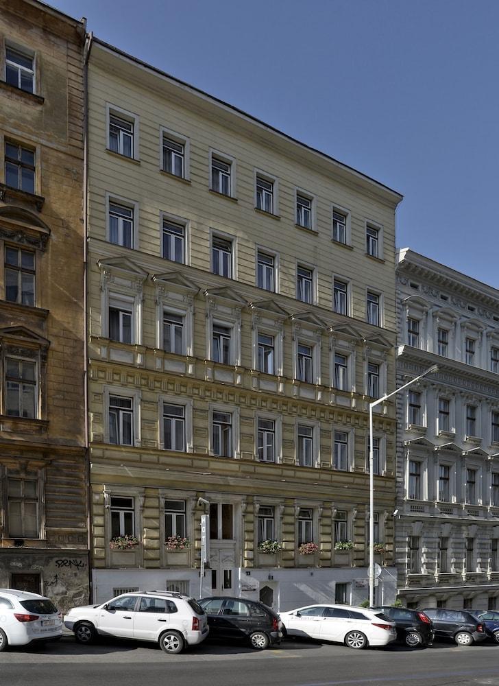 Royal Plaza Hotel Prague Exterior photo
